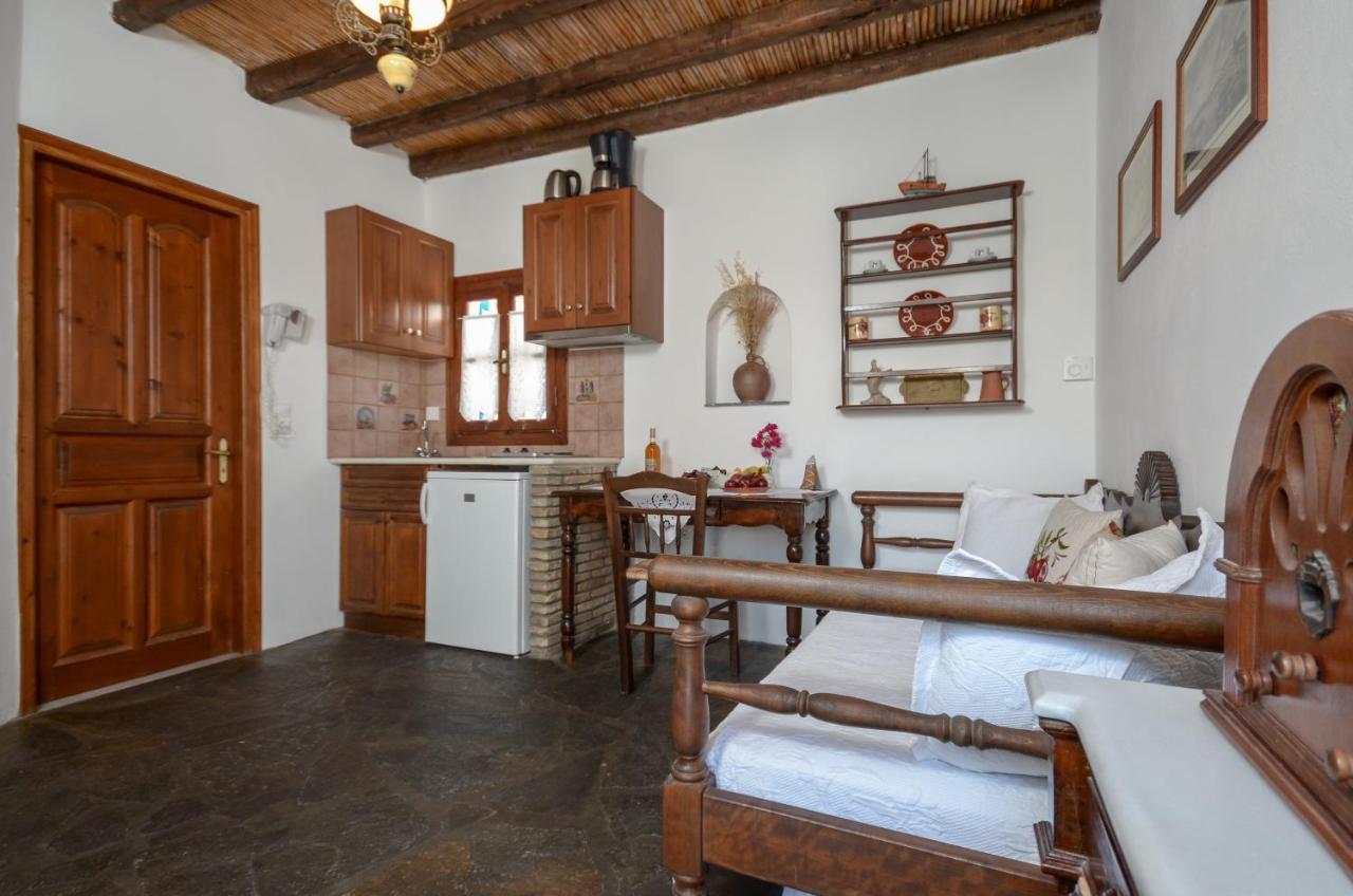 Naxos Filoxenia Hotel Galini  Extérieur photo