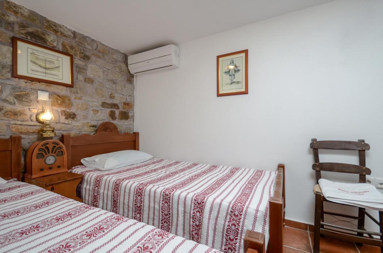 Naxos Filoxenia Hotel Galini  Extérieur photo
